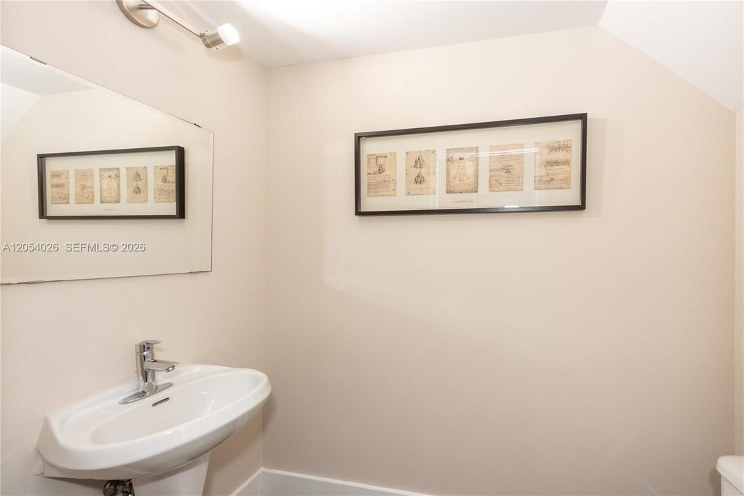В аренду: $2,950 (1 спален, 1 ванн, 686 Квадратных фут)