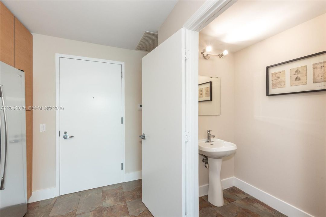 В аренду: $2,950 (1 спален, 1 ванн, 686 Квадратных фут)