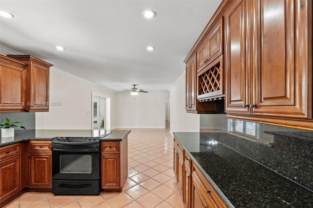 For Sale: $1,100,000 (4 beds, 2 baths, 1971 Square Feet)
