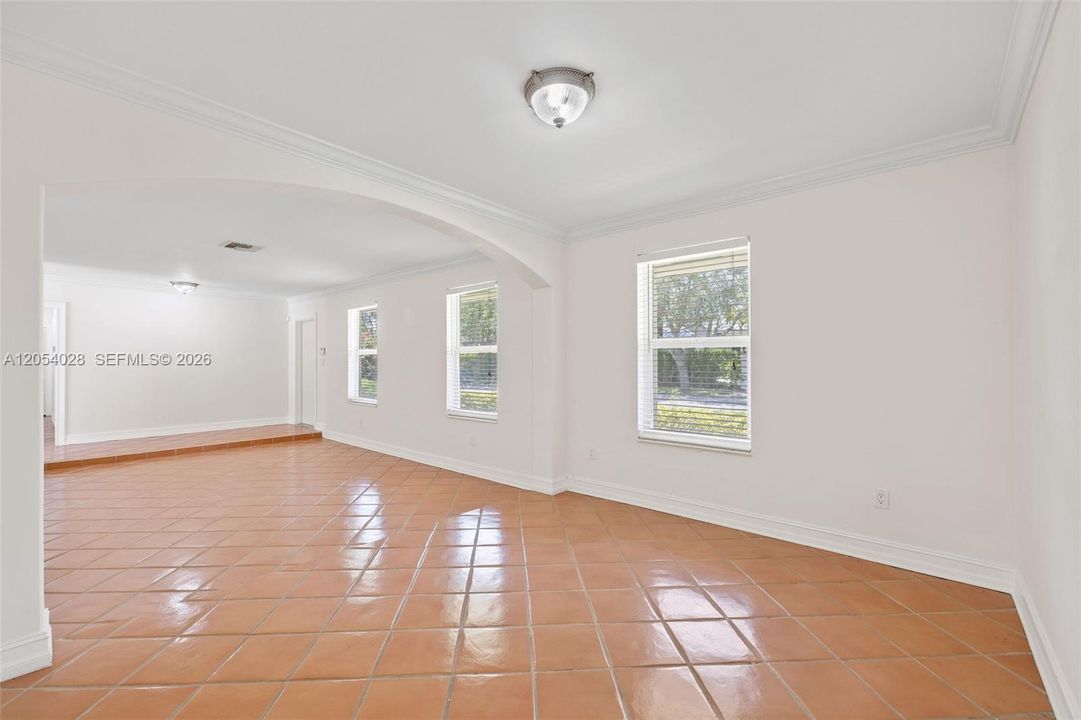 For Sale: $1,100,000 (4 beds, 2 baths, 1971 Square Feet)