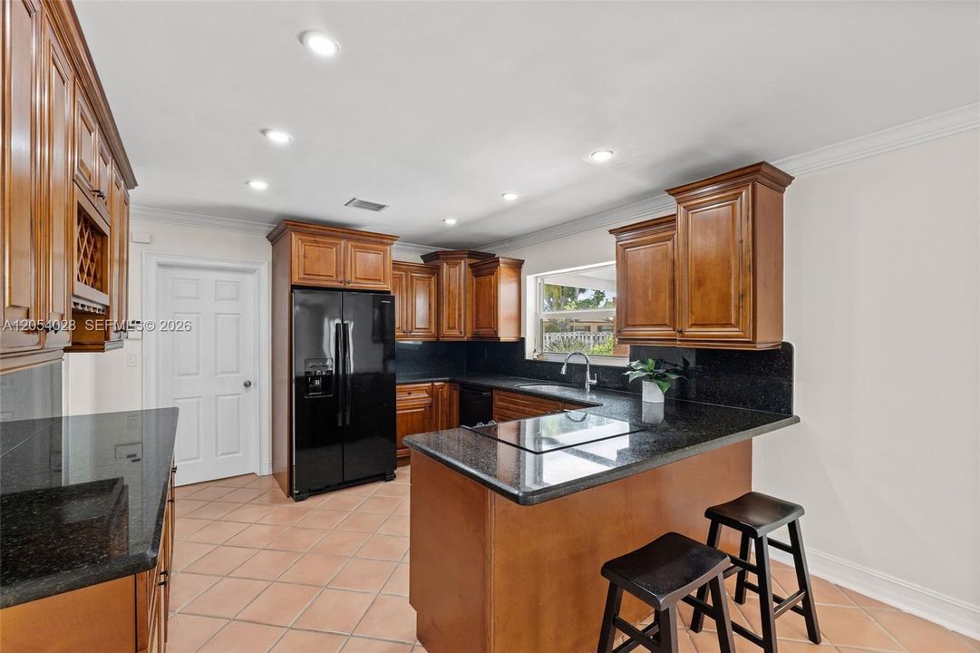 For Sale: $1,100,000 (4 beds, 2 baths, 1971 Square Feet)