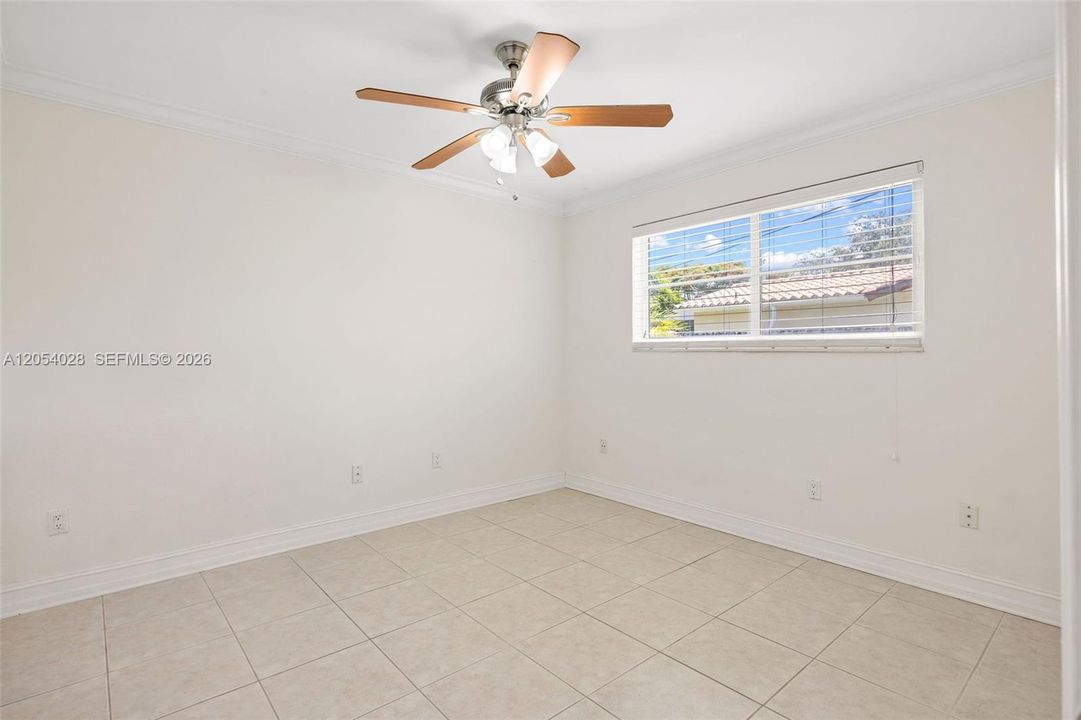 For Sale: $1,100,000 (4 beds, 2 baths, 1971 Square Feet)