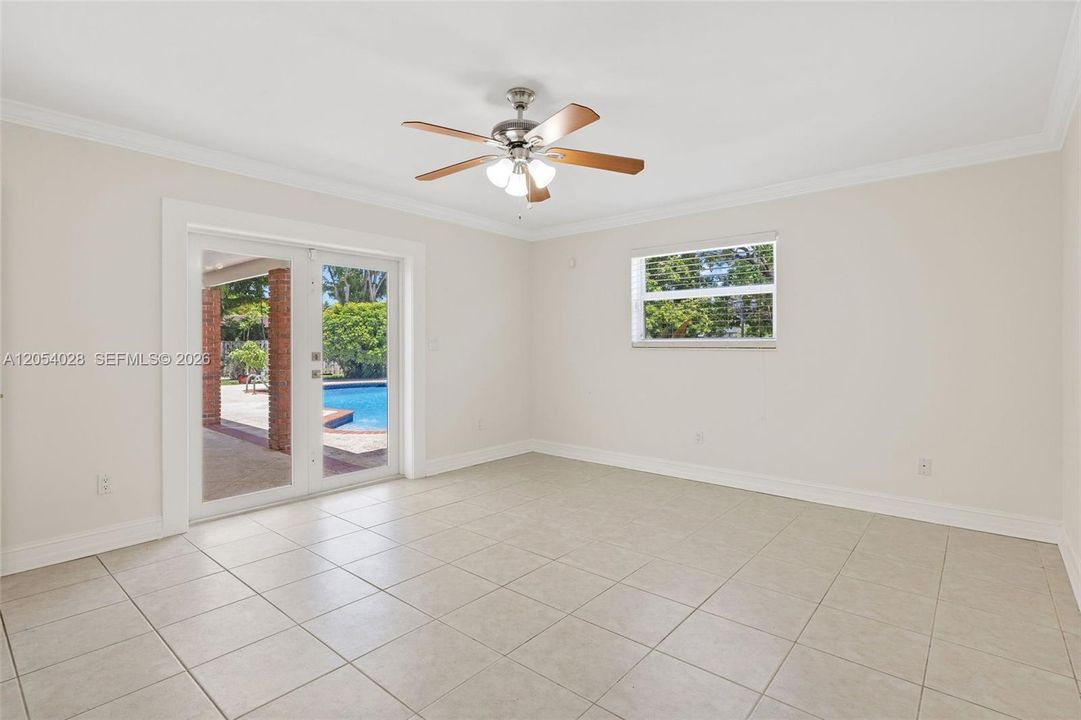 For Sale: $1,100,000 (4 beds, 2 baths, 1971 Square Feet)