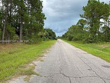 На продажу: $28,000 (0.23 acres)