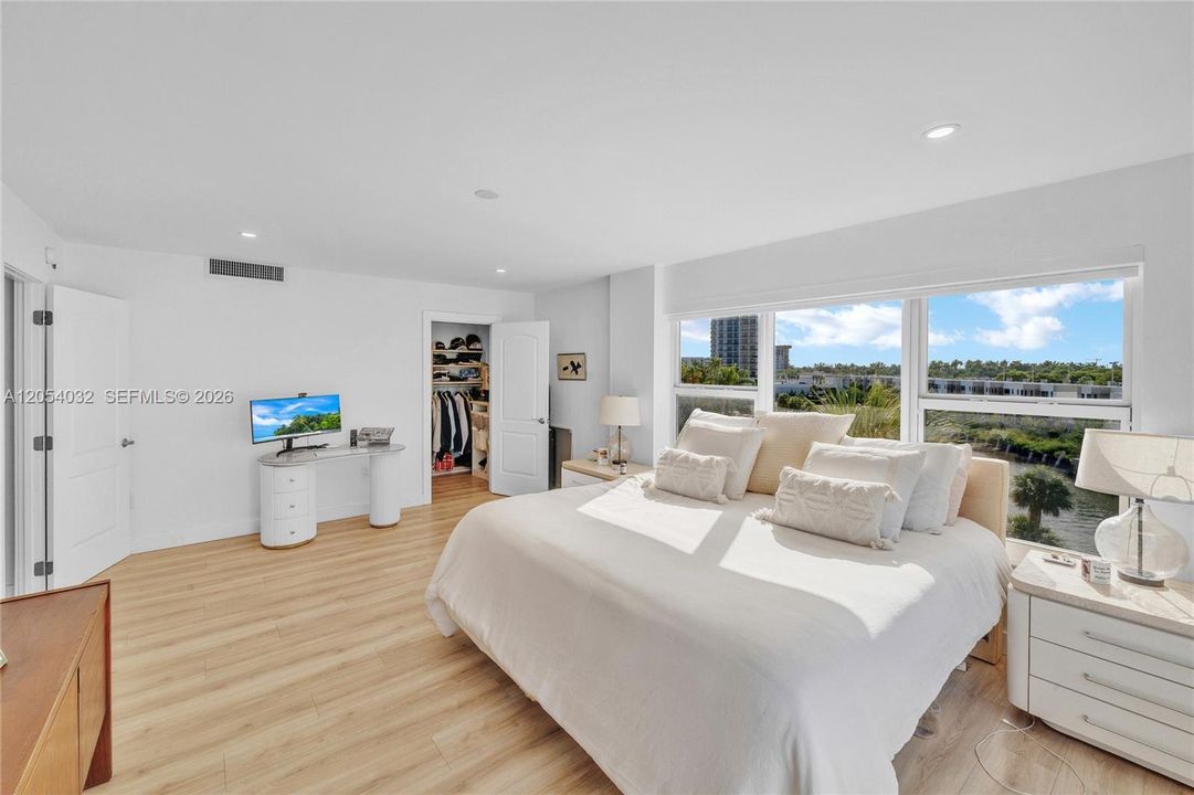 For Rent: $3,800 (2 beds, 2 baths, 1408 Square Feet)