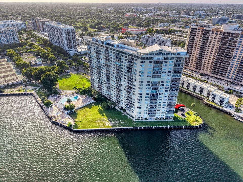 For Rent: $3,800 (2 beds, 2 baths, 1408 Square Feet)