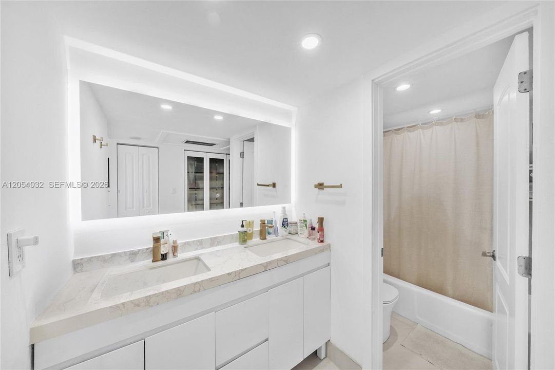 For Rent: $3,800 (2 beds, 2 baths, 1408 Square Feet)
