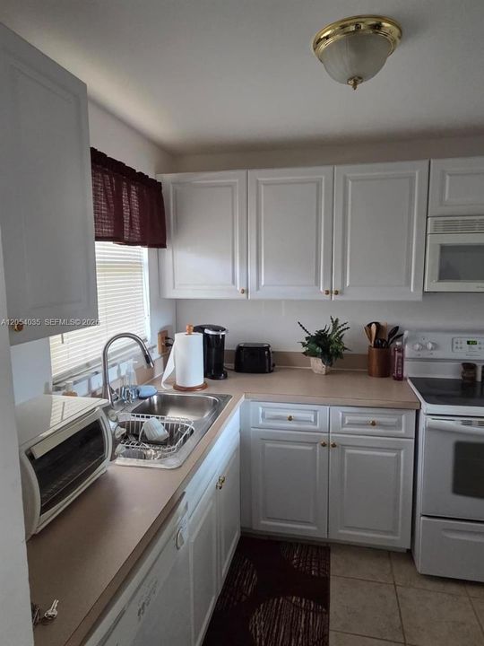 For Sale: $69,900 (1 beds, 1 baths, 620 Square Feet)