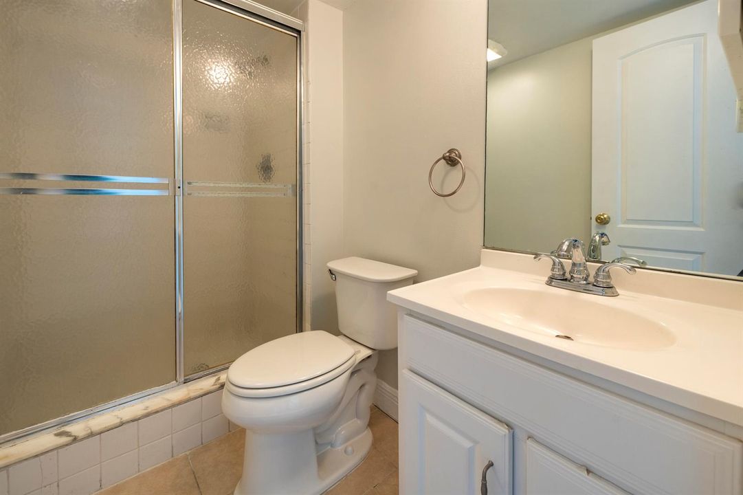Bath 2 - Shower