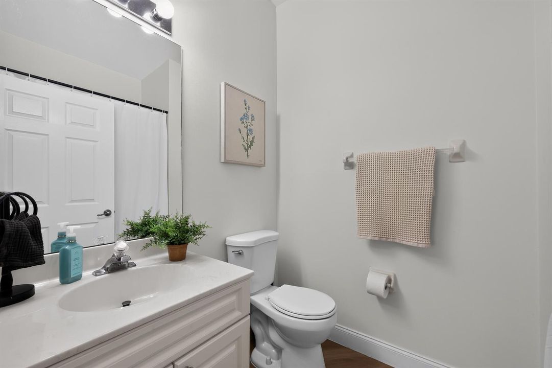 2159_Man_of_War-Bathroom-0013
