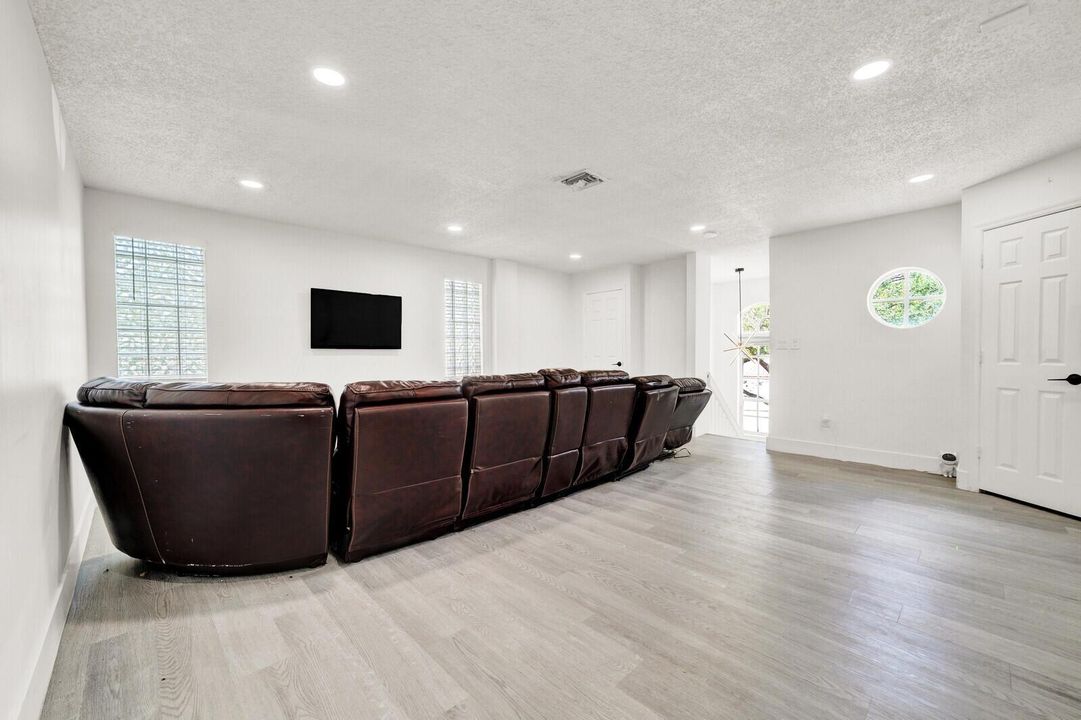 Upstairs Loft Living Room!