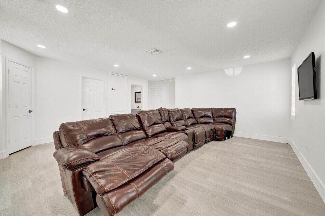 Upstairs Loft Living Room!