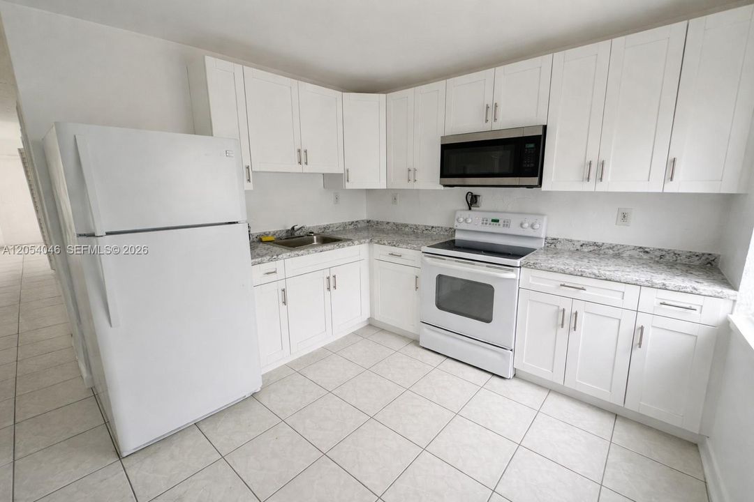 В аренду: $1,750 (1 спален, 1 ванн, 600 Квадратных фут)