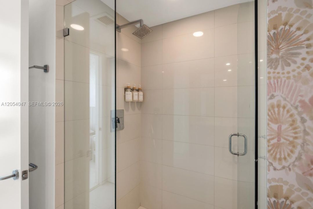 В аренду: $6,000 (2 спален, 2 ванн, 1088 Квадратных фут)
