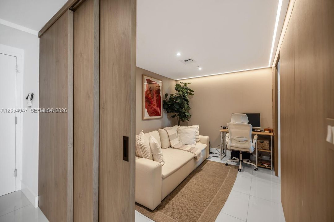 В аренду: $6,000 (2 спален, 2 ванн, 1088 Квадратных фут)