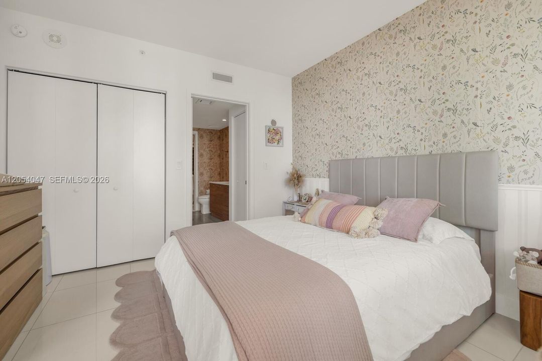 В аренду: $6,000 (2 спален, 2 ванн, 1088 Квадратных фут)