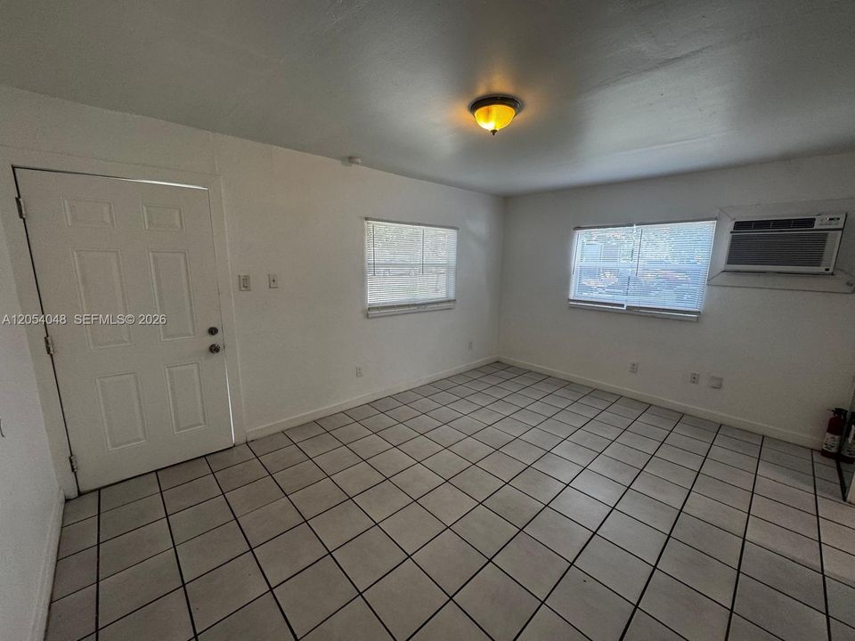 For Rent: $2,150 (2 beds, 2 baths, 784 Square Feet)