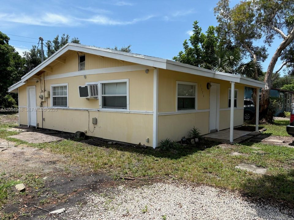 For Rent: $2,150 (2 beds, 2 baths, 784 Square Feet)