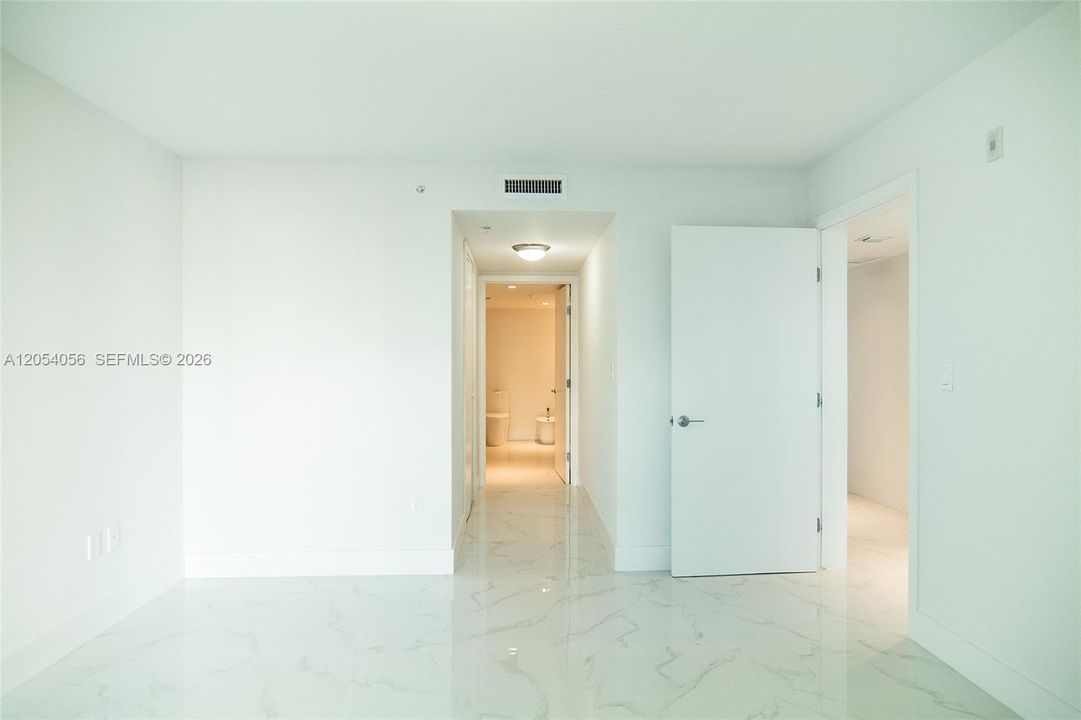 For Rent: $4,750 (2 beds, 2 baths, 1260 Square Feet)