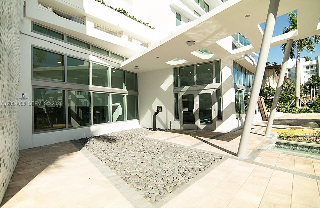 For Rent: $4,750 (2 beds, 2 baths, 1260 Square Feet)