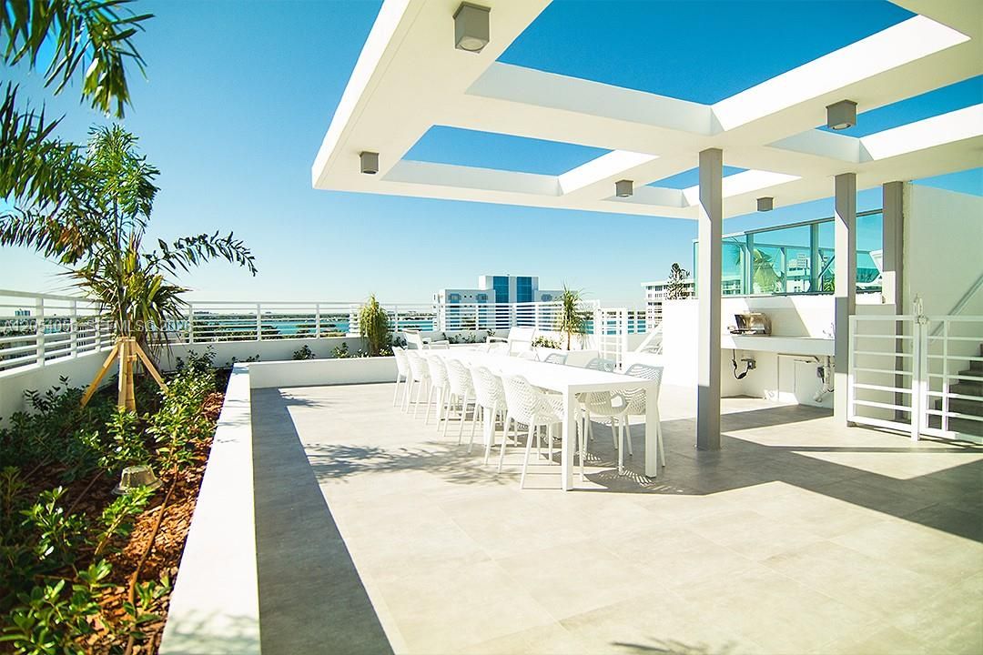 For Rent: $4,750 (2 beds, 2 baths, 1260 Square Feet)