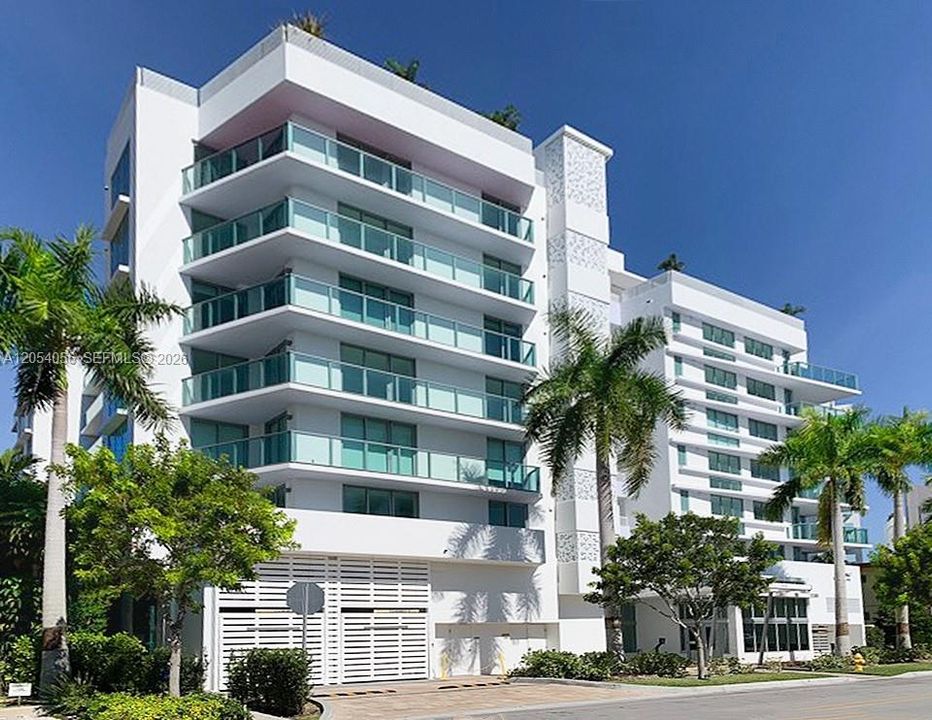 For Rent: $4,750 (2 beds, 2 baths, 1260 Square Feet)