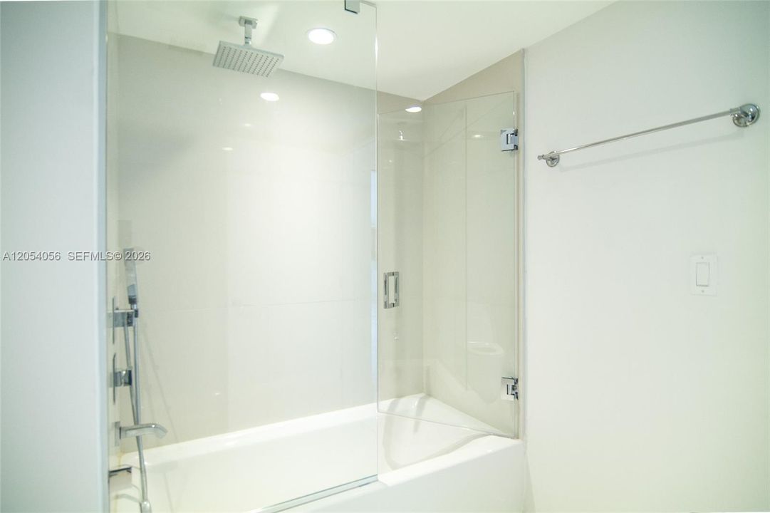 For Rent: $4,750 (2 beds, 2 baths, 1260 Square Feet)