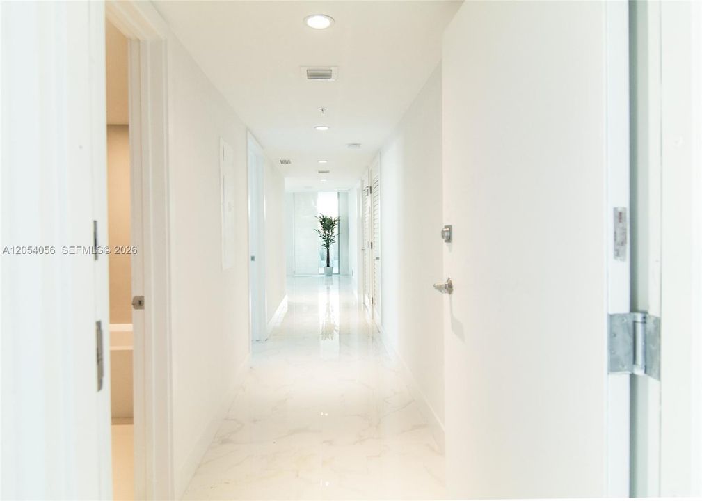 For Rent: $4,750 (2 beds, 2 baths, 1260 Square Feet)