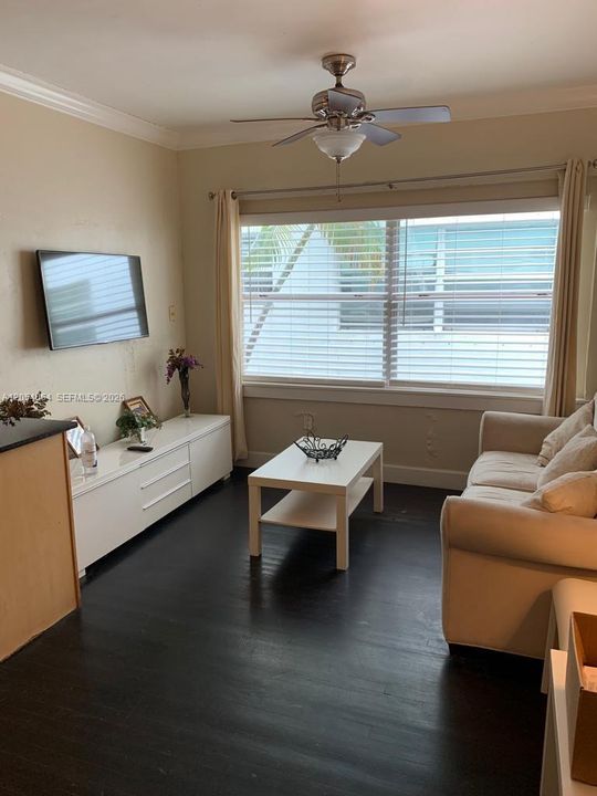 В аренду: $1,900 (1 спален, 1 ванн, 428 Квадратных фут)