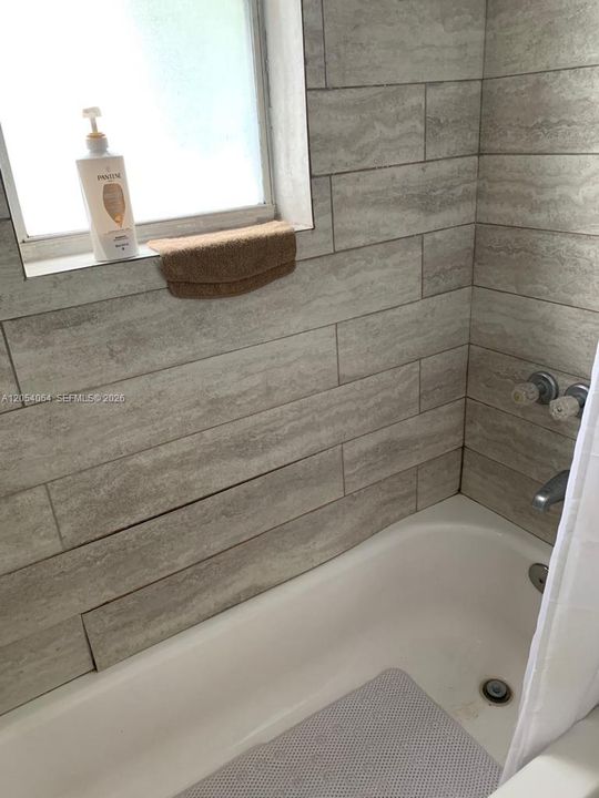 В аренду: $1,900 (1 спален, 1 ванн, 428 Квадратных фут)