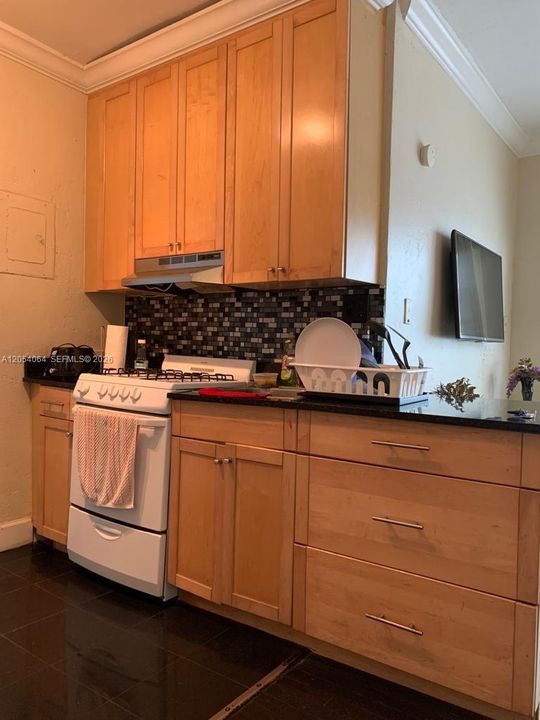 В аренду: $1,900 (1 спален, 1 ванн, 428 Квадратных фут)
