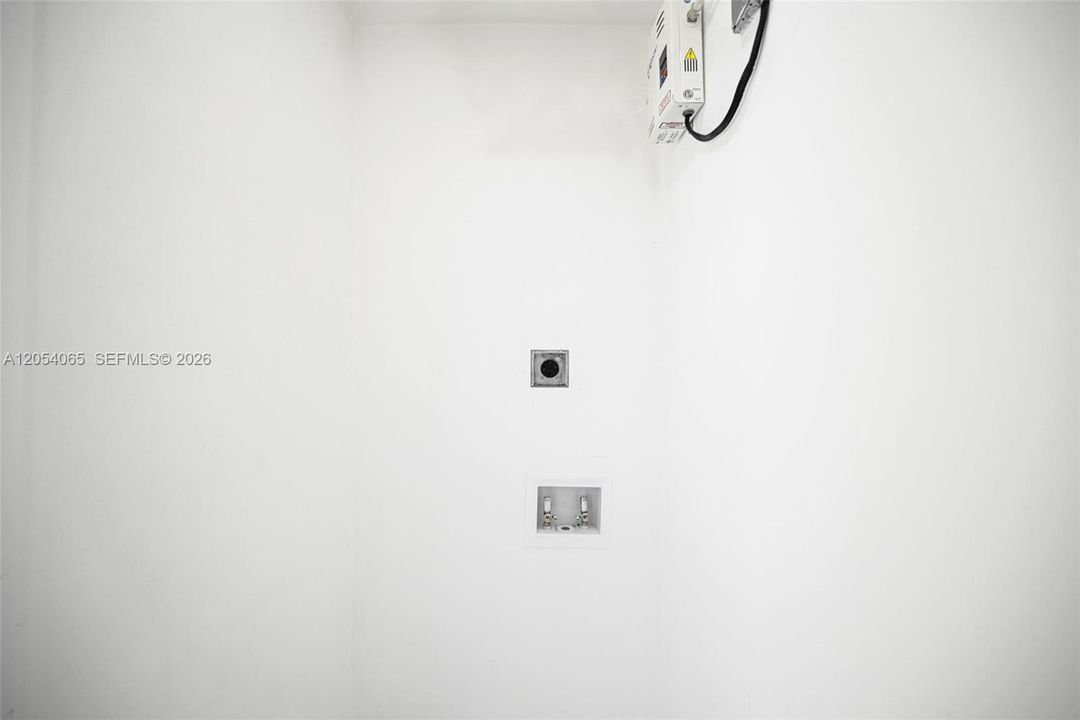 На продажу: $619,000 (4 спален, 2 ванн, 1164 Квадратных фут)