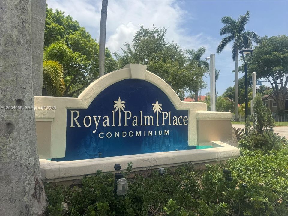 For Sale: $315,000 (2 beds, 2 baths, 1075 Square Feet)