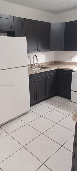 Active With Contract: $1,750 (2 beds, 1 baths, 829 Square Feet)