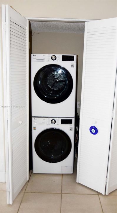 For Rent: $2,700 (1 beds, 1 baths, 650 Square Feet)
