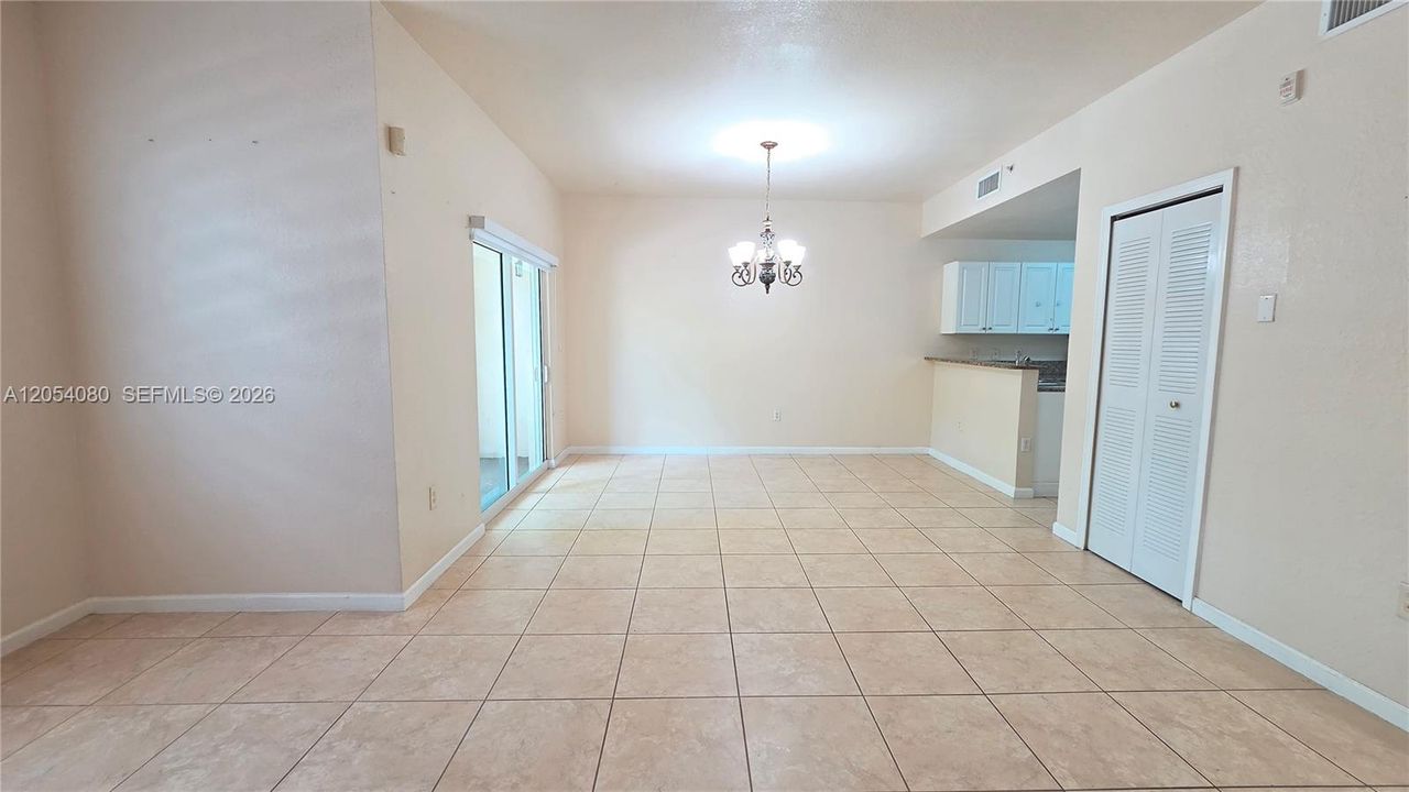 В аренду: $2,600 (2 спален, 2 ванн, 1121 Квадратных фут)
