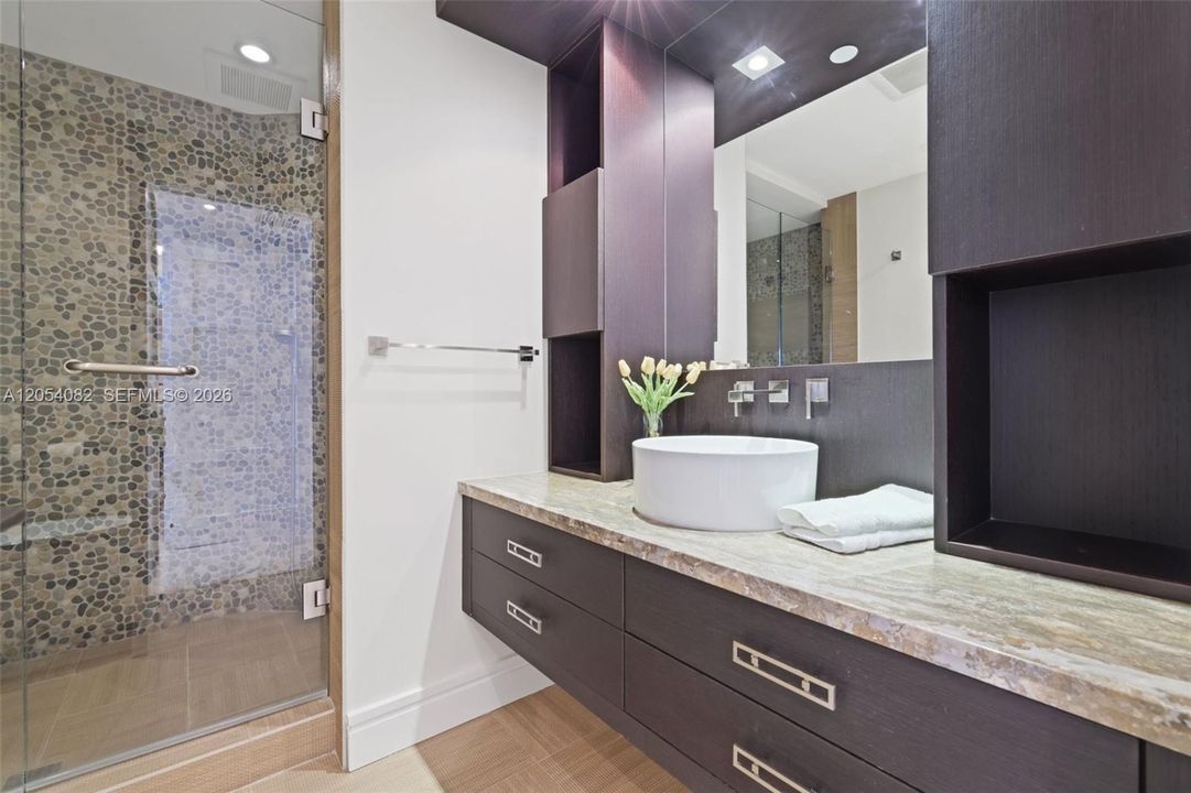 En Venta: $3,000,000 (3 camas, 3 baños, 2606 Pies cuadrados)