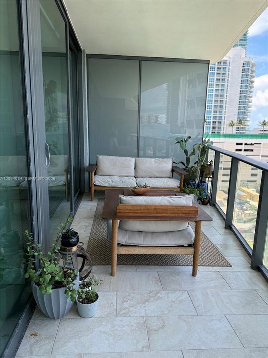 В аренду: $4,900 (2 спален, 2 ванн, 1107 Квадратных фут)