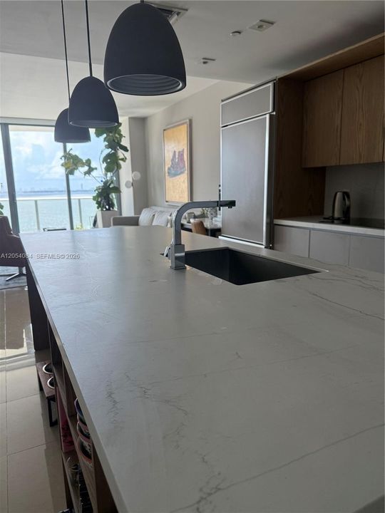 В аренду: $4,900 (2 спален, 2 ванн, 1107 Квадратных фут)