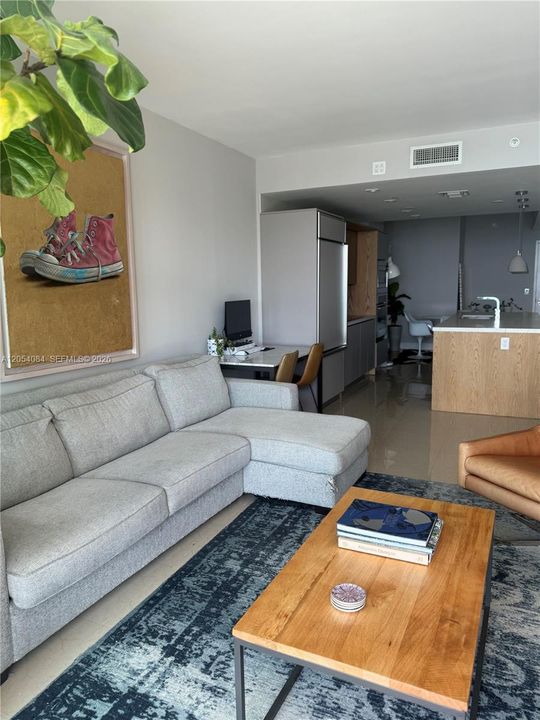 В аренду: $4,900 (2 спален, 2 ванн, 1107 Квадратных фут)