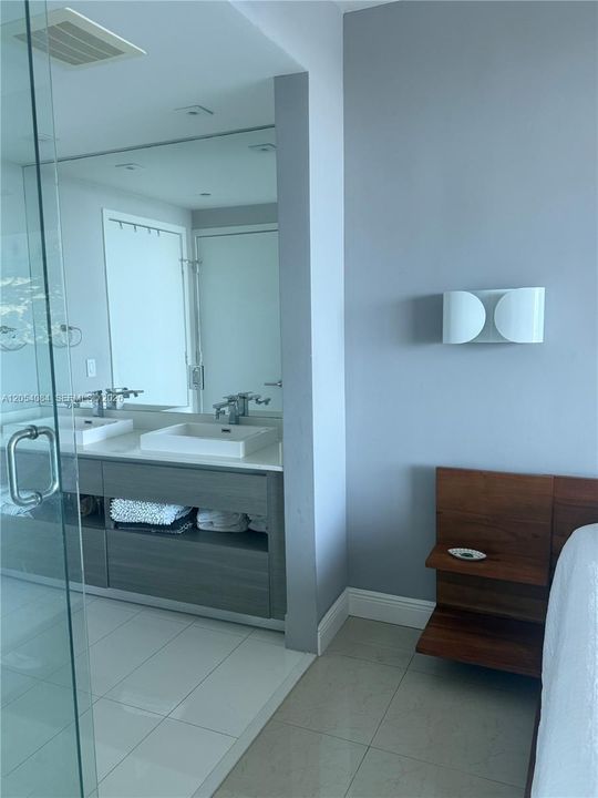 В аренду: $4,900 (2 спален, 2 ванн, 1107 Квадратных фут)