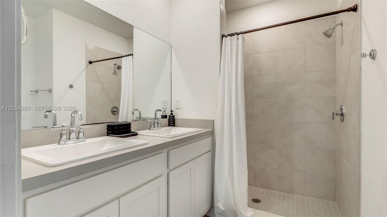 For Sale: $360,000 (3 beds, 2 baths, 1488 Square Feet)