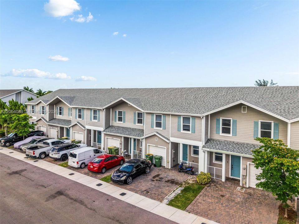 For Sale: $360,000 (3 beds, 2 baths, 1488 Square Feet)