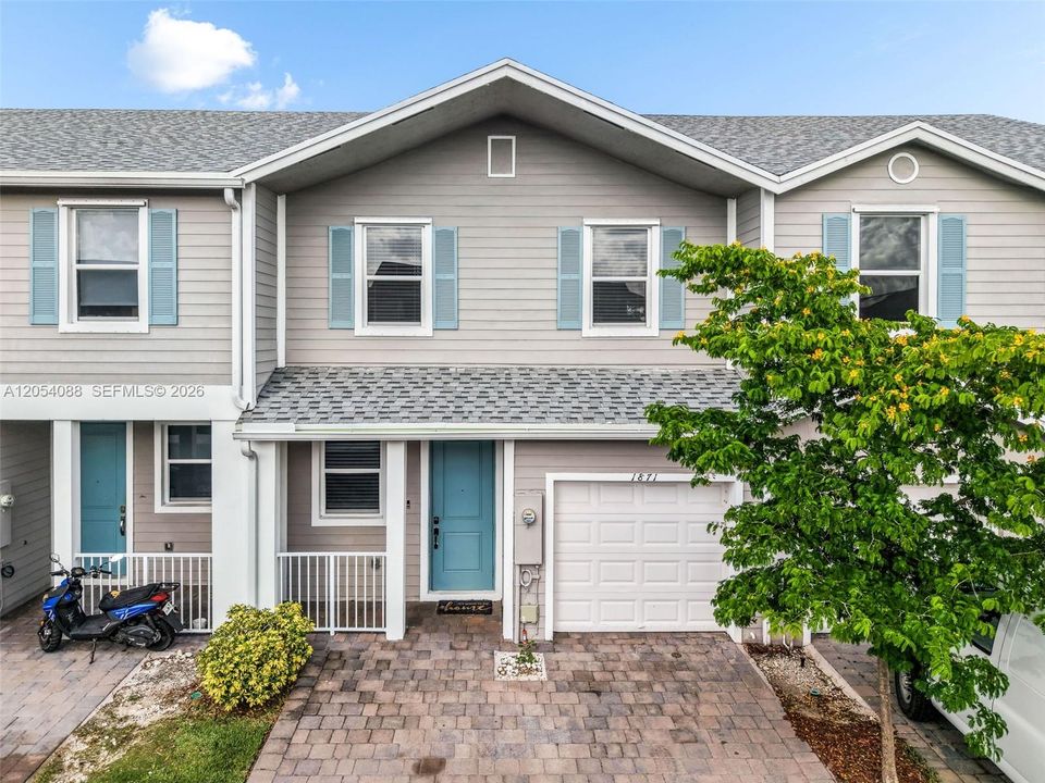 For Sale: $360,000 (3 beds, 2 baths, 1488 Square Feet)