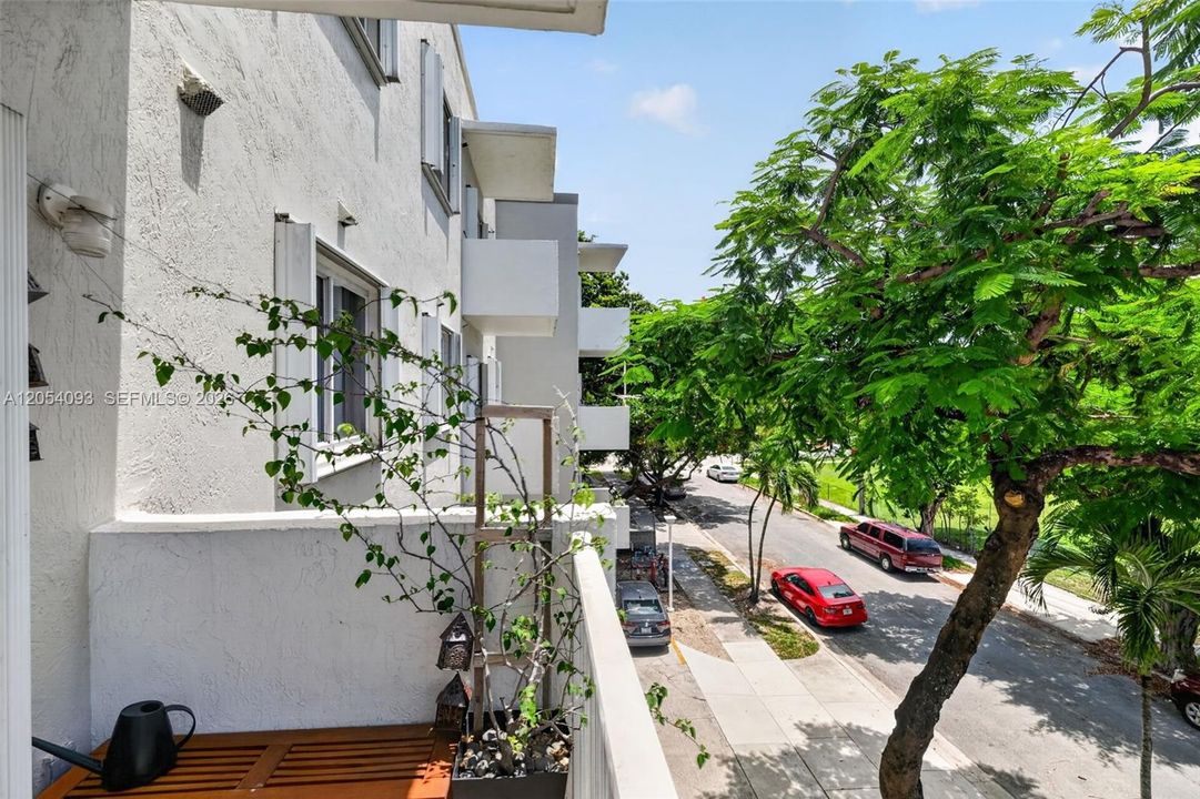 En Venta: $305,000 (2 camas, 2 baños, 865 Pies cuadrados)