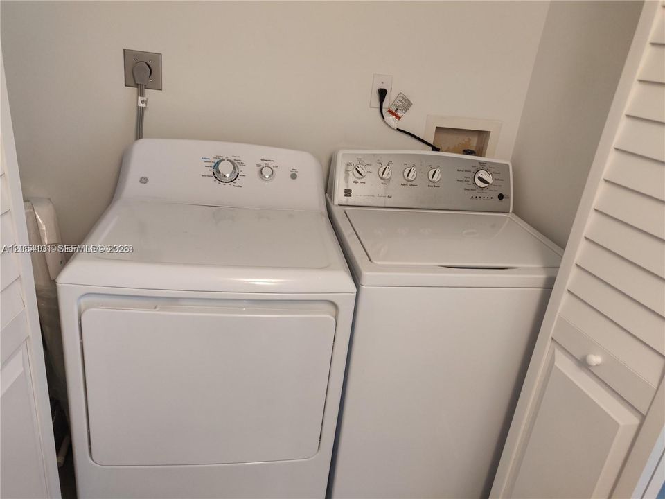 В аренду: $5,500 (3 спален, 2 ванн, 1330 Квадратных фут)