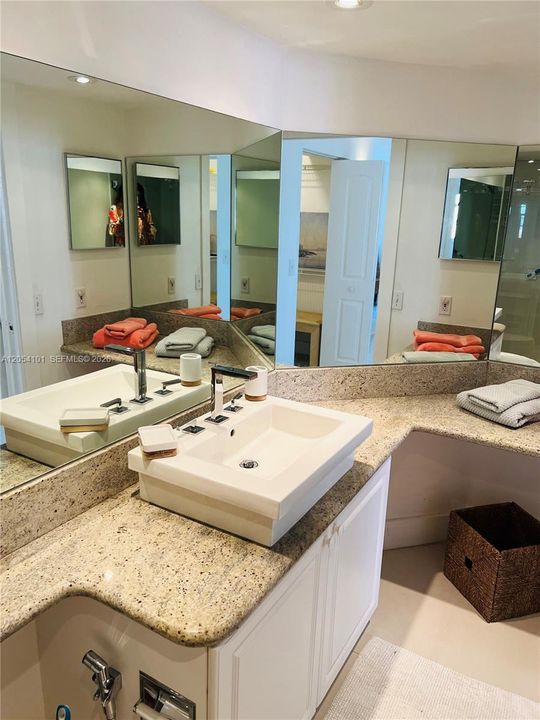 В аренду: $5,500 (3 спален, 2 ванн, 1330 Квадратных фут)