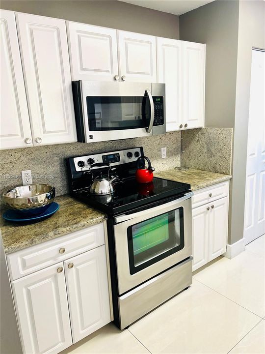 В аренду: $5,500 (3 спален, 2 ванн, 1330 Квадратных фут)