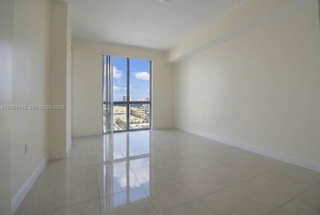 В аренду: $3,400 (3 спален, 2 ванн, 1482 Квадратных фут)
