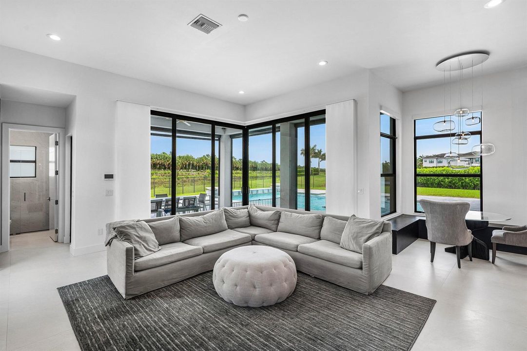 025-9611ChiantiClassicoTerrace-BocaRaton